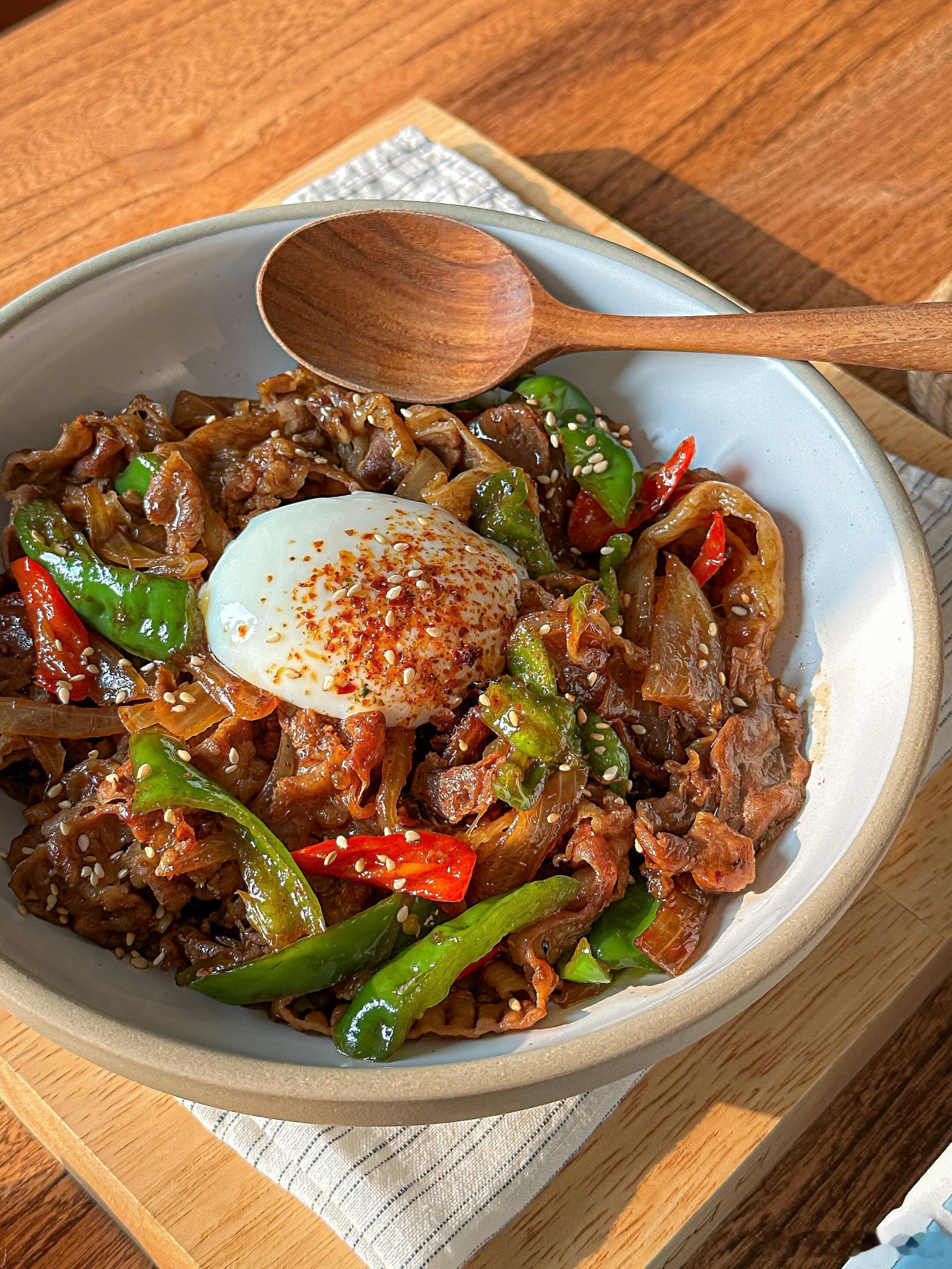 巨好吃的青椒肥牛拌饭🥣