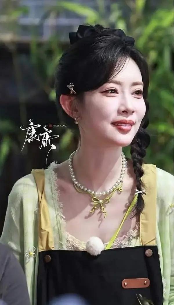 女明星还是不要无缝进组了这样看的很疲惫有点吓人​​​