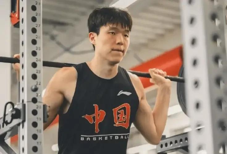 开拓者继交易艾顿之后，又在酝酿交易罗威了，关于他的交易流言开始出现。这对杨瀚森