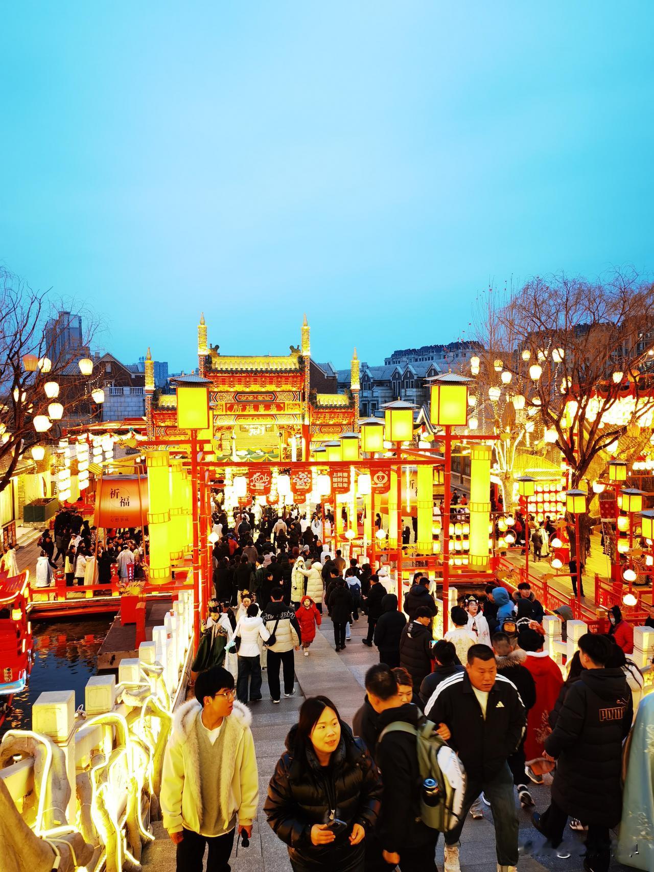 现在出去旅游你是选择自驾游吗?会选择自驾游。理由有这么：1.自由度高，不受拘束。