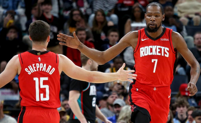 乱成一锅粥，掘金最有主动权掘金一直有挑对手的传统，今天赢马刺终结了1、2名排