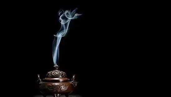 弘一法师说：你以为你失去一个为你撑伞的人，能折磨你的，从来都不是别人的绝情，而是