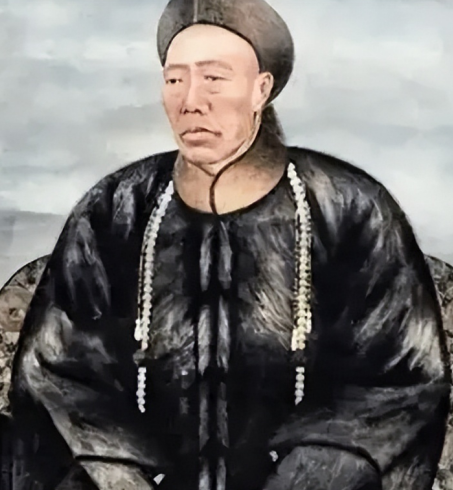 1908年慈禧太后去世，李莲英请求回老家养老。看到失去庇护的李莲英准备独善其身，