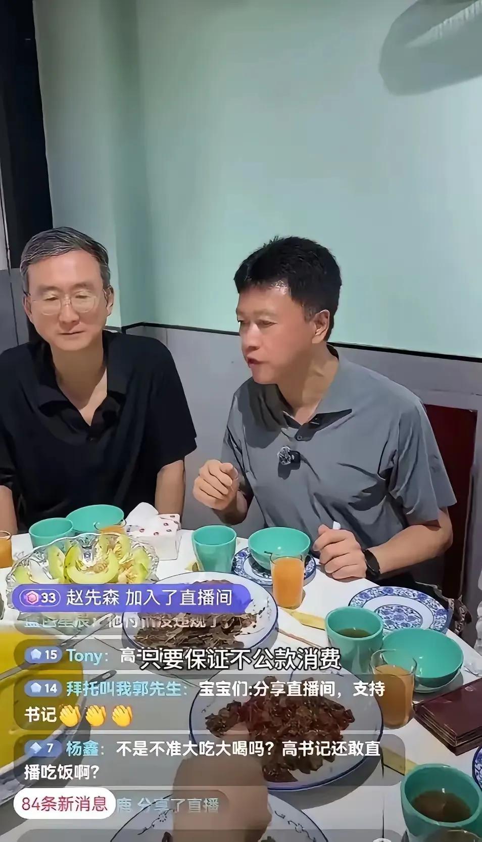 可以明确的说，重庆已经远远甩开成都！不是经济，而是理念！！！重庆和成都是对冤家