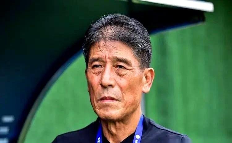 2007年，高洪波带长春亚泰夺冠，全中超没人信他能成。外教光环满天飞，他连个洋