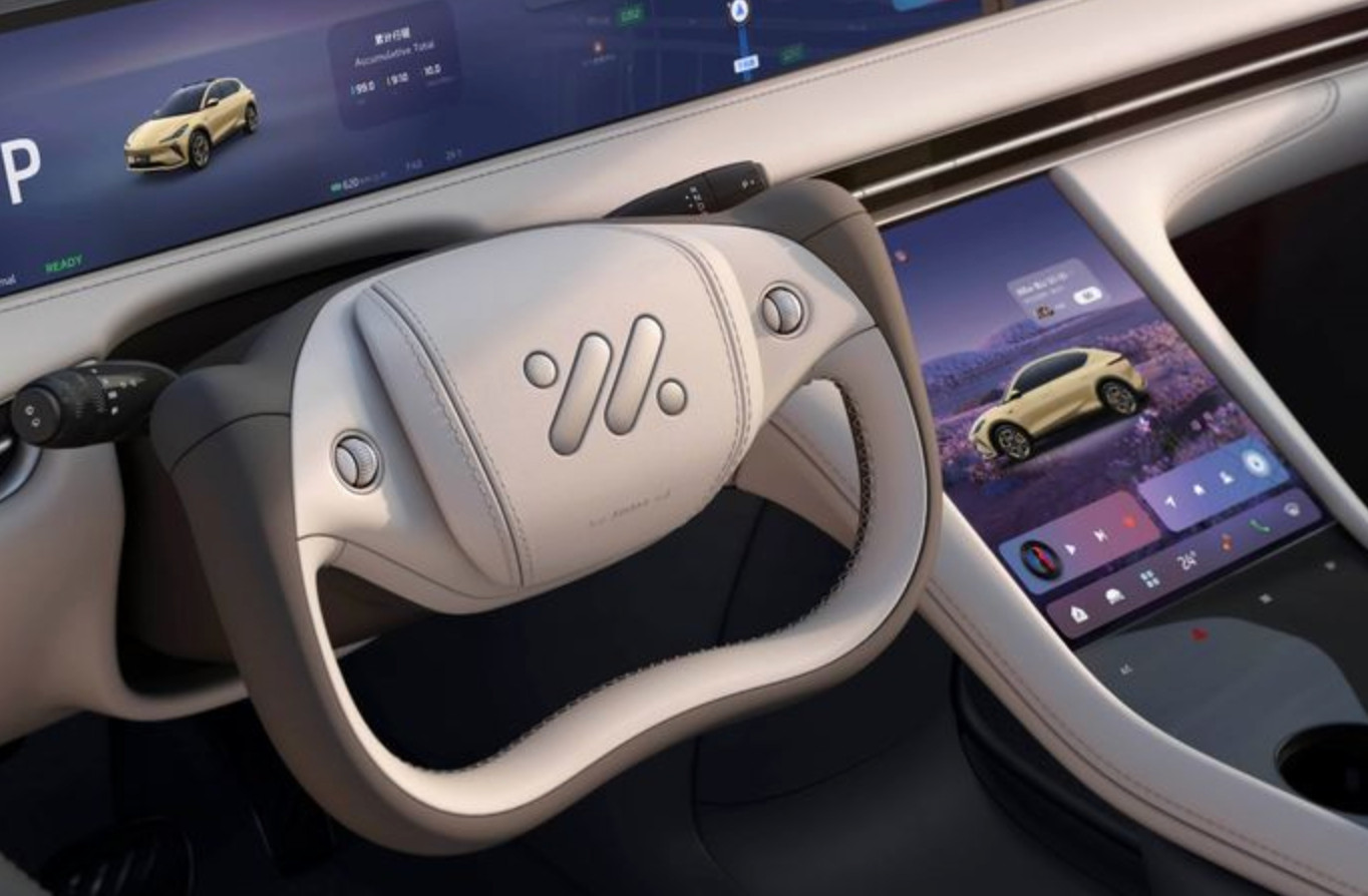 半幅式方向盘或将被禁止之前我们还实际深度体验并制作过这类方向盘的使用方法；不过