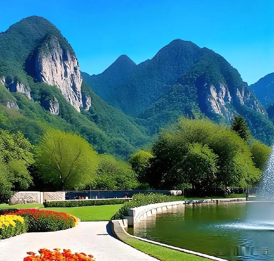 读书不是为了懂大道理，是为了活得不糊涂，说透了中年以后的清醒：人这一生，翻来覆去