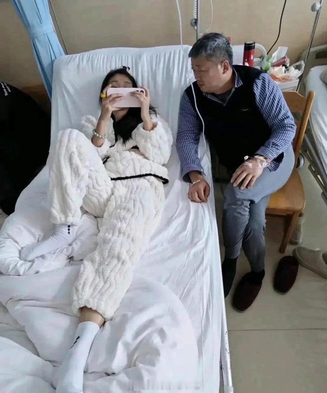 不得不说，这女儿绝对是亲生的​​​