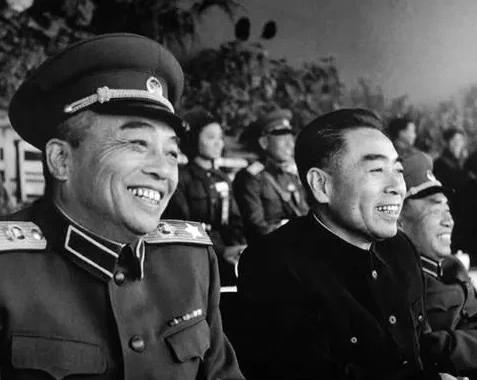 1938年4月，彭德怀的大弟弟彭金华从延安抗大毕业。1959年深秋，被罢官后