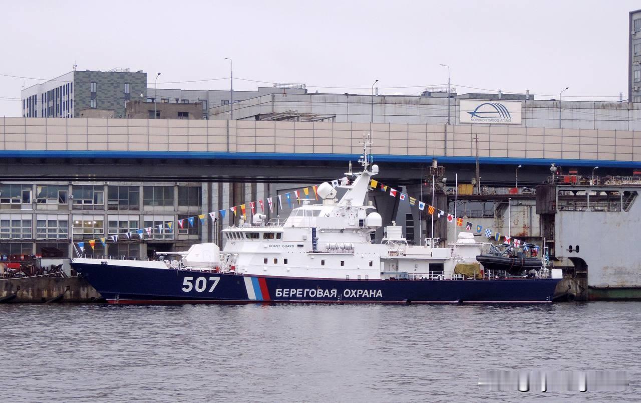 🇷🇺据报道，一艘新型三级边防巡逻舰，即10410型改进型，代号“斯维特利亚克