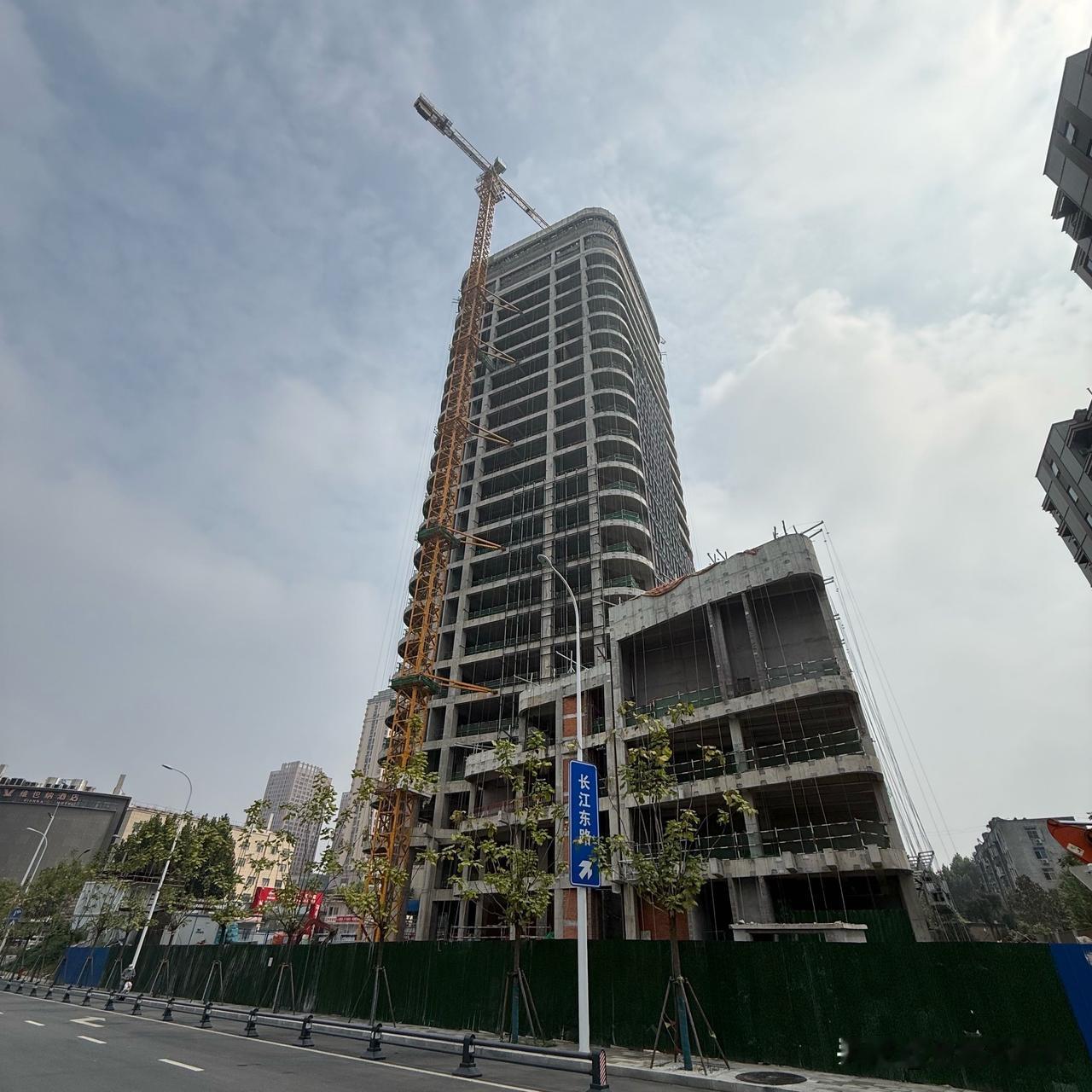 都说老城只能搞住宅，瑶海用实打实的建设打破偏见。合肥东部新中心大批G60系列产