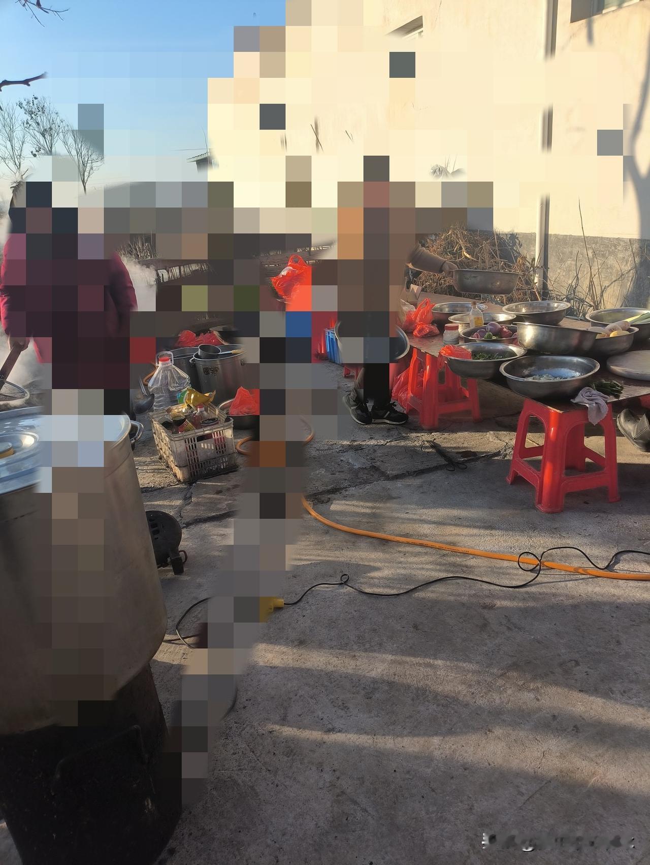 如今的人变了，变得愈发自私，远不如从前的人了。有个三十二岁的小伙，经媒人牵线，