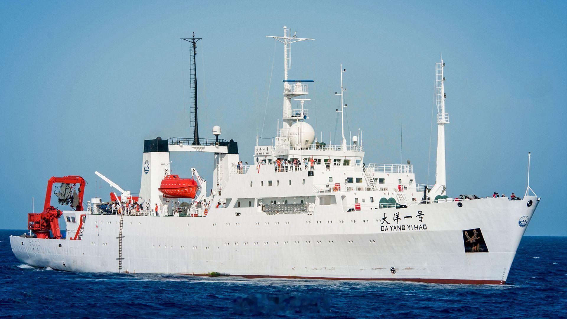 咱们的大洋一号急吼吼赶到林肯航母编队的尾巴上，这就是要给美军挖坑啊！航母作战，主