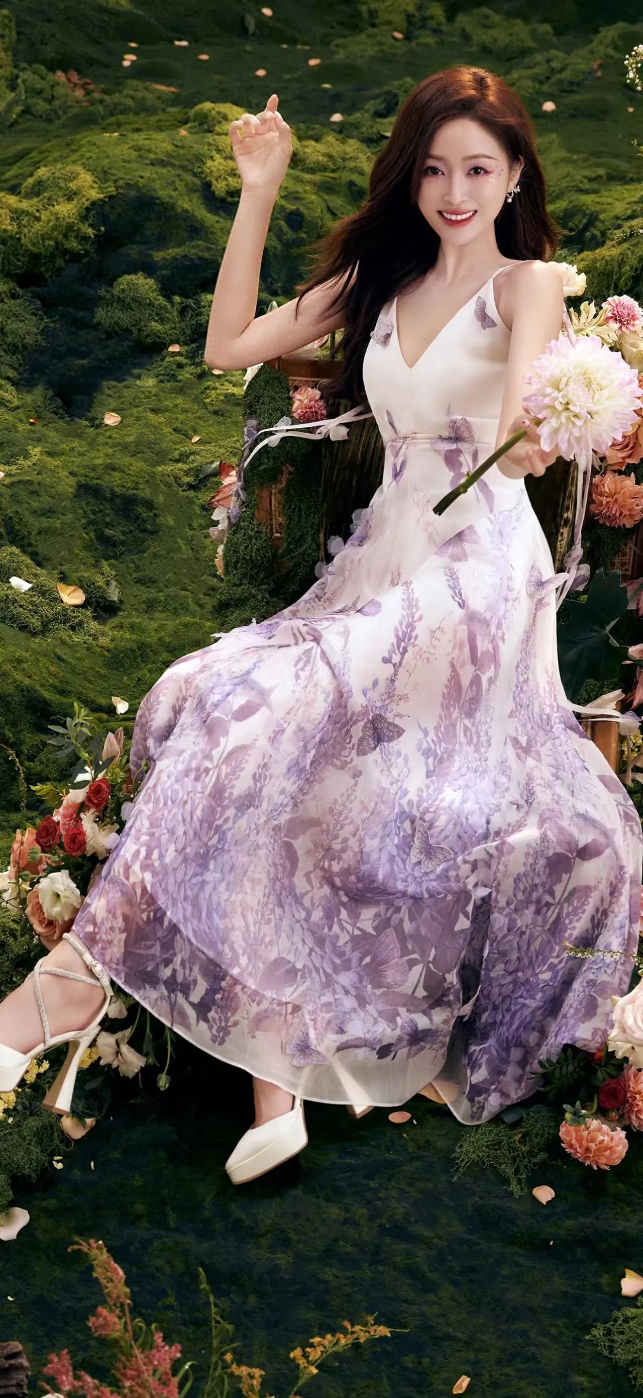 吴宣仪紫水晶花瓣纱裙，行走的夏日精灵