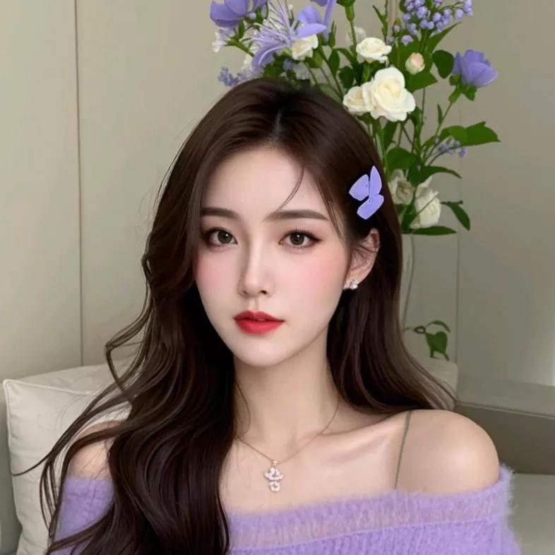 温柔紫调穿搭，花束中的美丽女孩💐💕温柔紫系穿搭紫色穿搭风格雾紫色穿搭紫