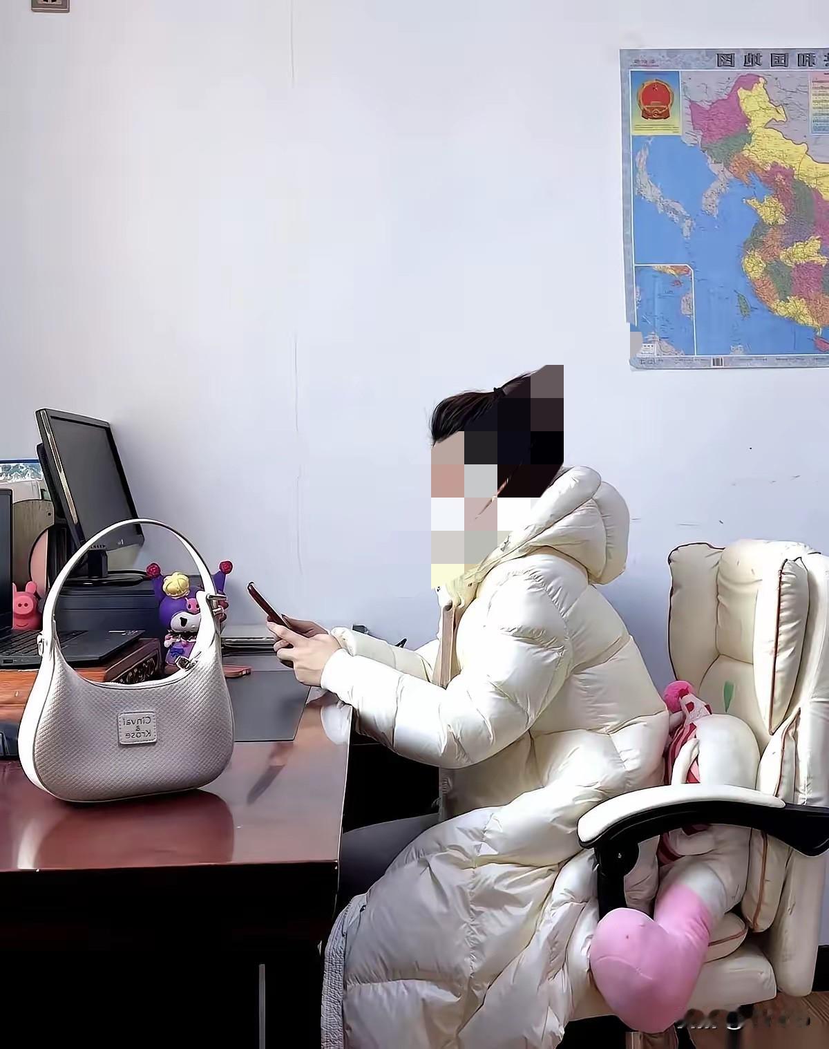 今天可算见识到了，我们公司一个90后小姑娘，直接把我三观给震得稀碎。这姑娘几