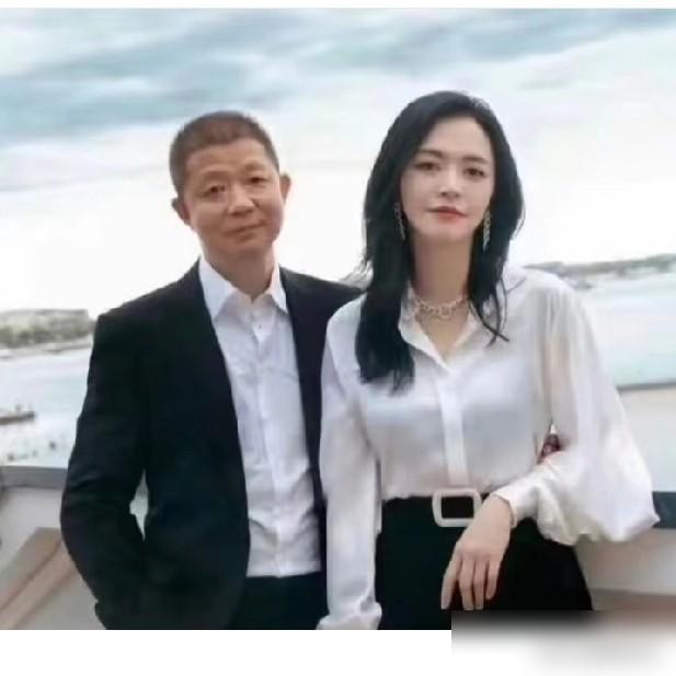 两年前公司就注销了，现在才说离婚。2024年5月，姚晨持股99%、曹郁持股1