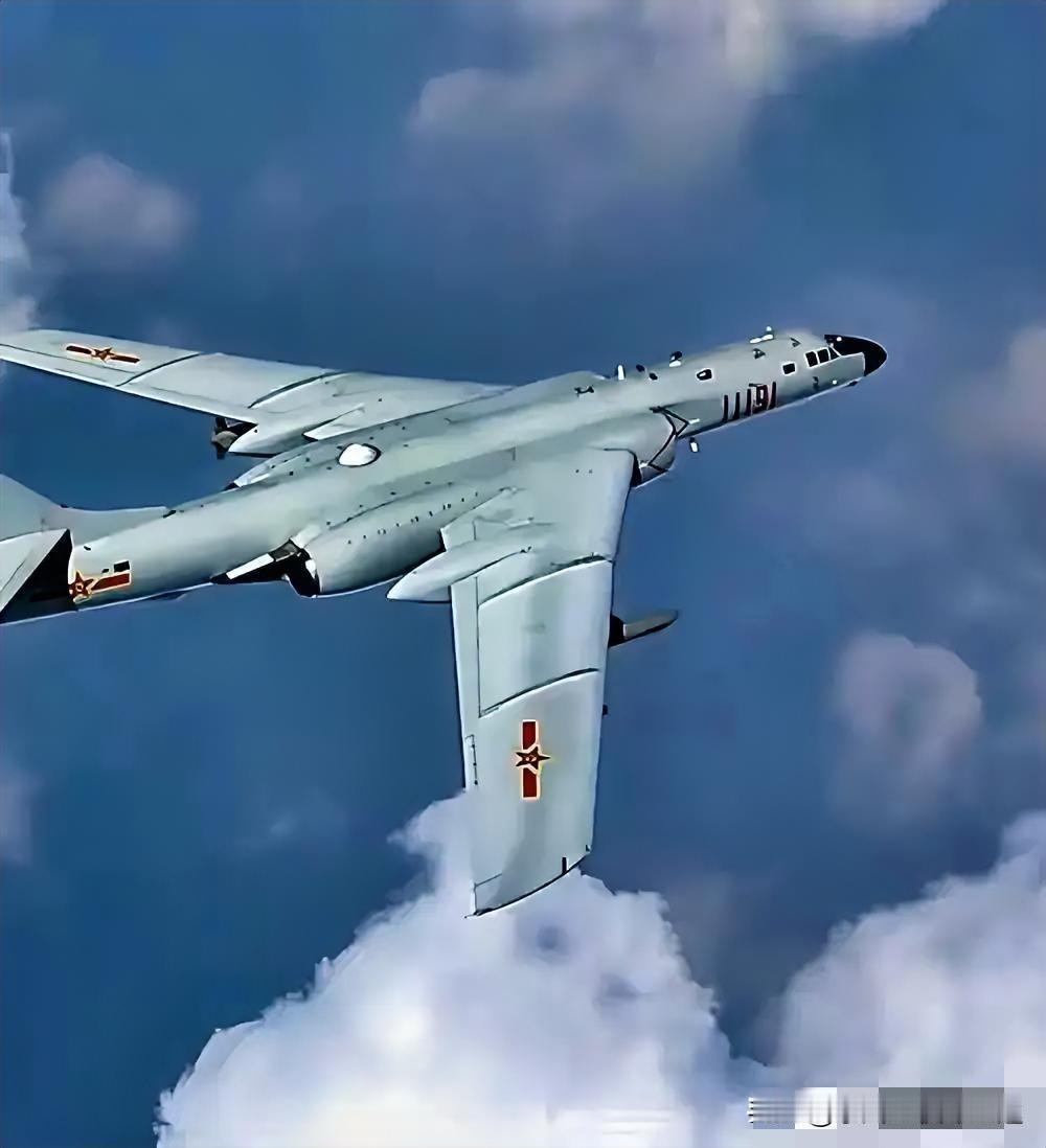 抗议一万遍，不如轰炸机抖抖翅膀，中国做到了。近日，就在美菲在南海举行联合军演，把