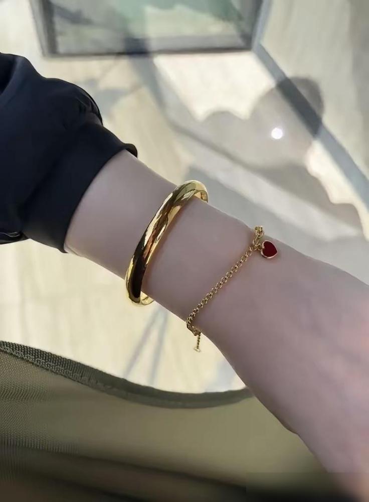 我闺蜜从金店辞职后，跟我爆了好多行业内幕：她说如果你想买金镯子、金项链，千万别去