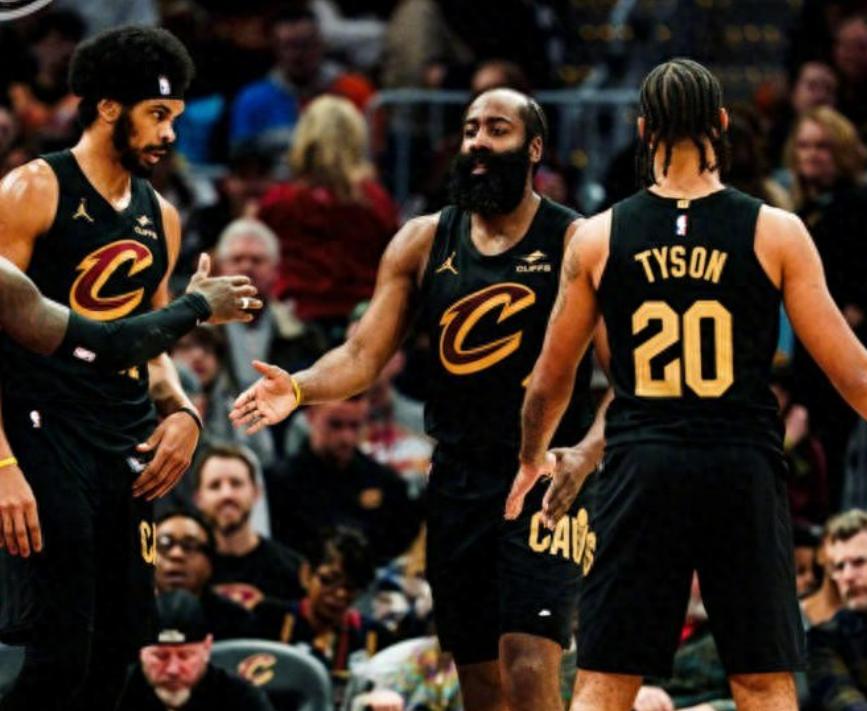 联盟套路太多，忠诚真被高估了？哈登没有说谎，心疼状元郎！骑士主场击败奇才的那