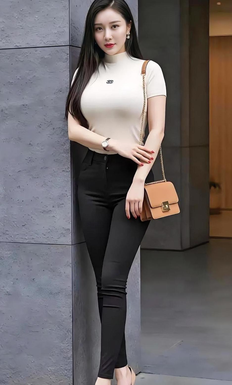 刚买的牛仔裤，穿上美美哒，