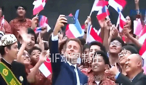 马克龙印尼“颠”翻了---我的天
