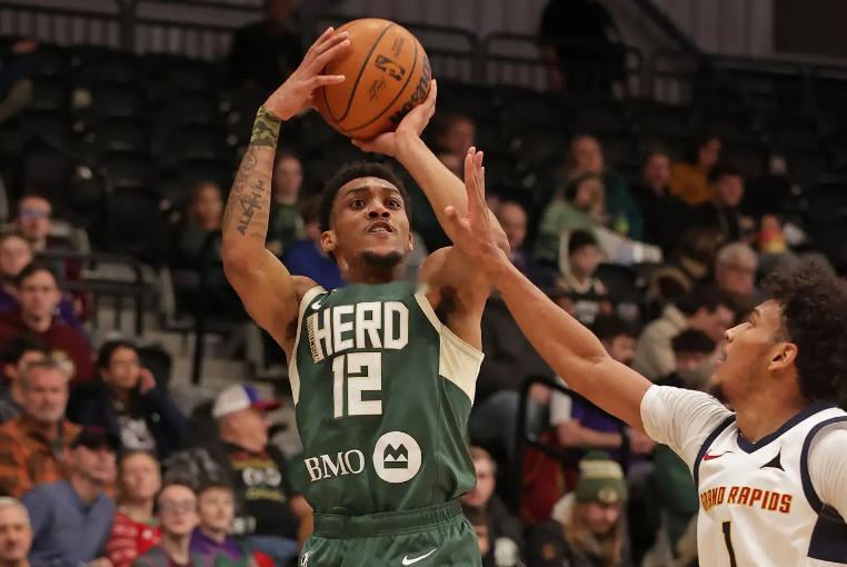 休斯顿火箭的下属球队里奥格兰德峡谷毒蛇从球员池中认领了克雷格-兰道尔二世（Cra