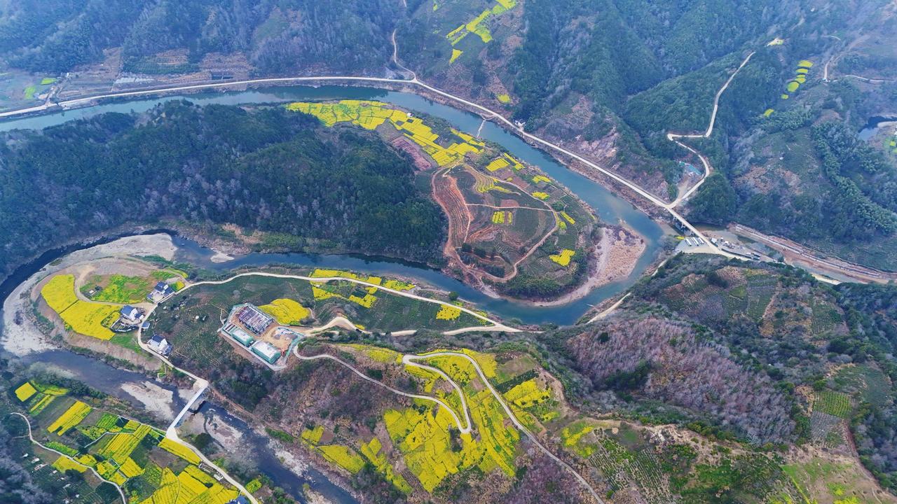 今天，南师附中一个孩子的课停了，并非老师教学不佳，而是老师已帮孩子解决了问题。实