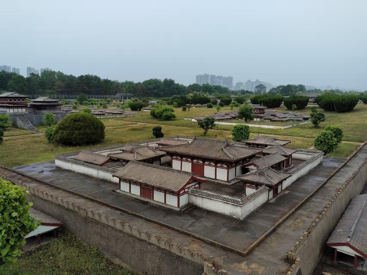 柬泰冲突爆发以前:洪森:我儿子可是西点军校毕业的，儿子