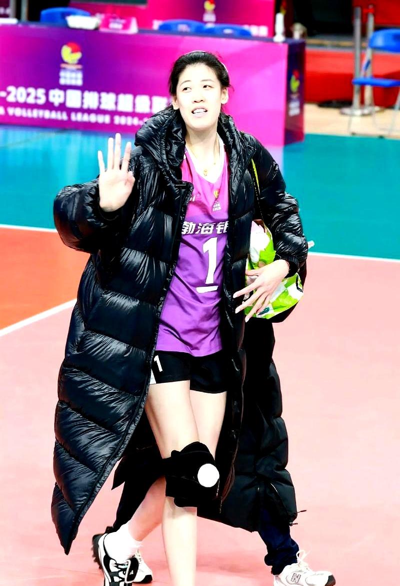 这两天大家看到天津女排公布的队员名单了吗？说好要去意大利打球，结果天津队