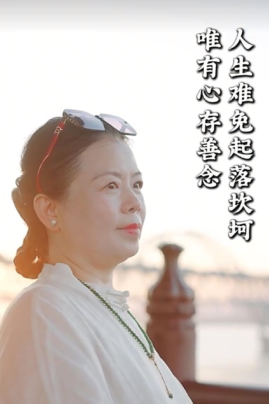 柴桑大姐直播最新信息！又把自己的老底抖露出来了。柴桑大姐今天直播时说：有人要