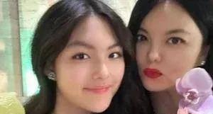 端午节之际，李湘晒出与女儿共享某奢侈品牌粽子的画面，据传其价竟需数万元之巨。此事