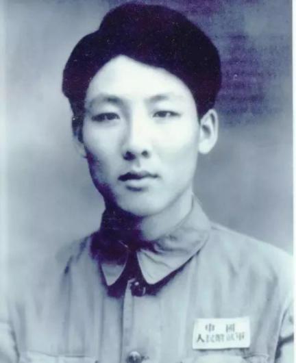 1950年元宵节，准备回家的孙家栋，发现食堂今天竟然有红烧肉，一时馋嘴的他，便决