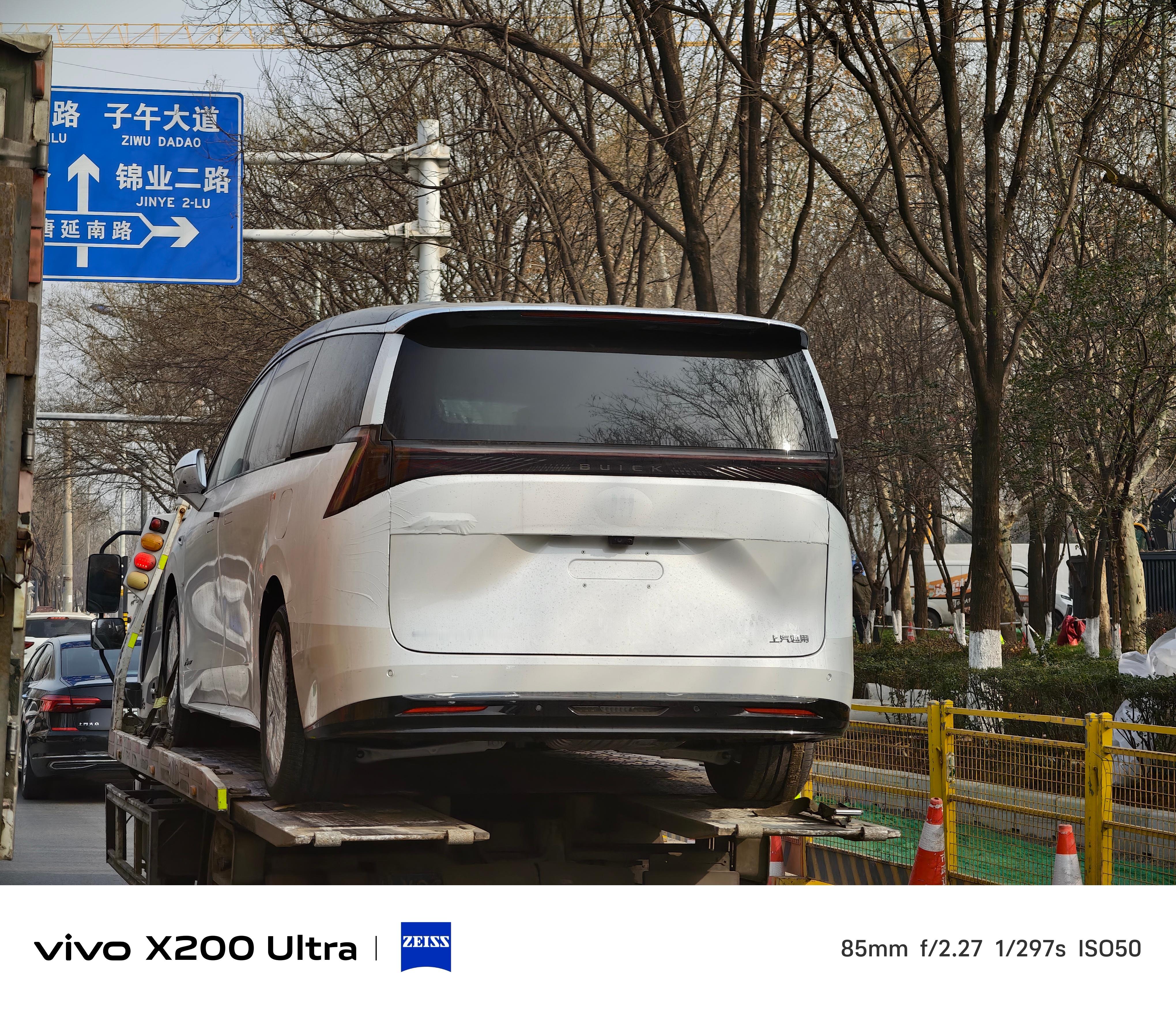 别克GL8至境世家这个车由里到外都在宣誓：曾经的王者，进化了！