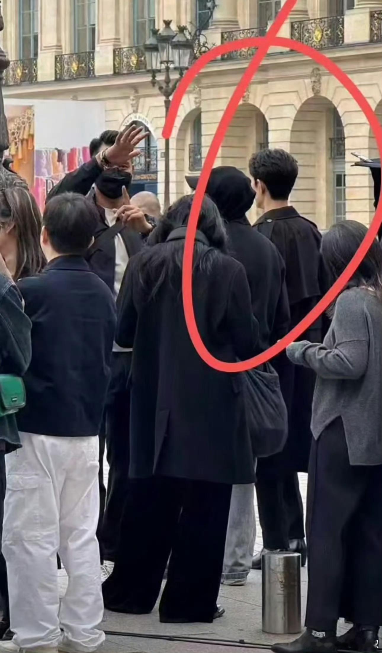 肖战快成工作狂了，现在已经在国外拍广告中肖战巴黎​​​