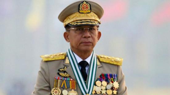 谁也没想到，阅兵都结束了，外国政要们一个接一个离场，缅甸那个穿着军装的代总统却还