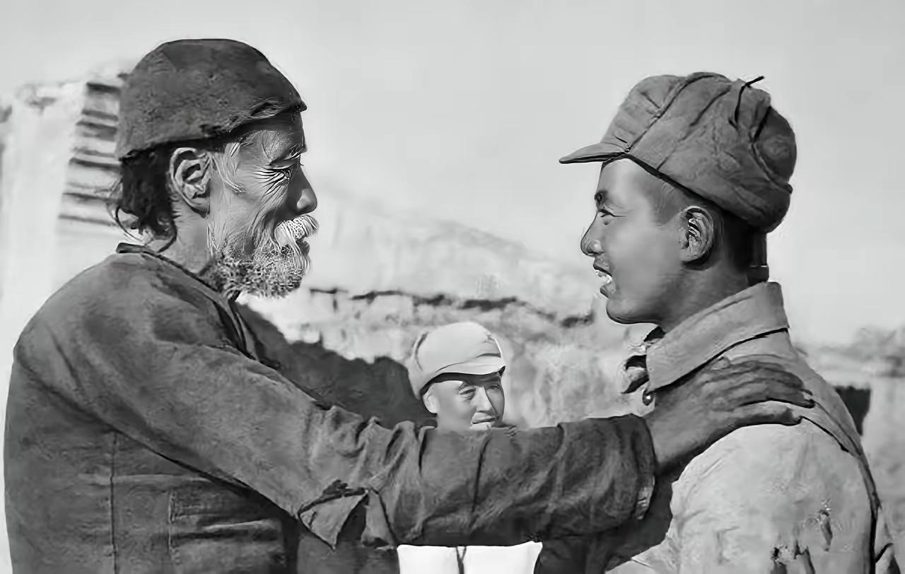 1944年7月，日军抓获一个79岁的老头和34名妇女。日军让他看守妇女，他点头答