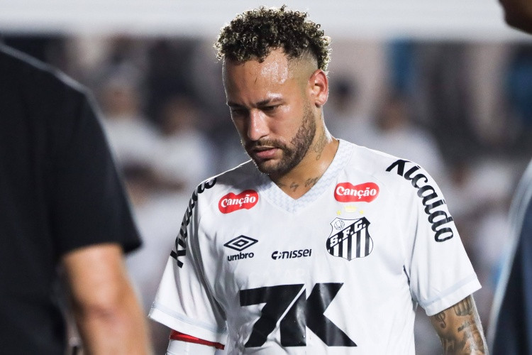 何去何从? 33岁内马尔续约被桑托斯暂缓, 合同剩一个月+今年报销