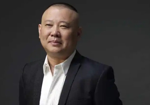 在一次节目中，郭德纲说：“皇上死了叫驾崩，和尚死了叫圆寂，英雄死了叫牺牲，普通人