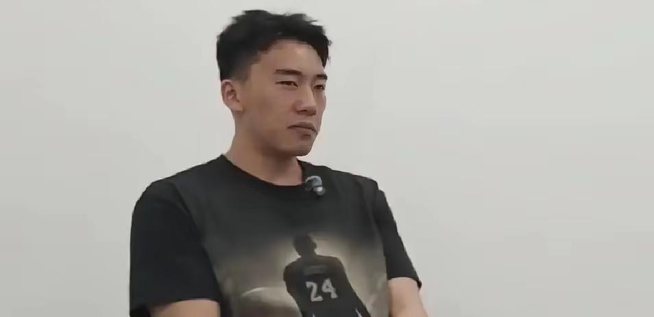 王俊杰这是不是属于将星陨落的范畴？王俊杰谈离开，说有人看他不顺眼，才离开的。
