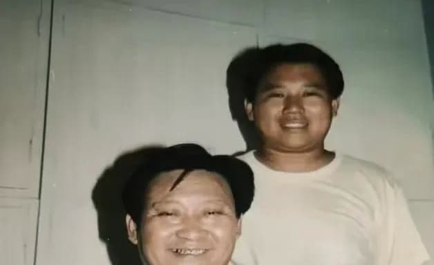 郭德纲初闯北京时，两人就已经有了间隙！当时杨志刚儿子成立了一个演出团队，杨想让郭