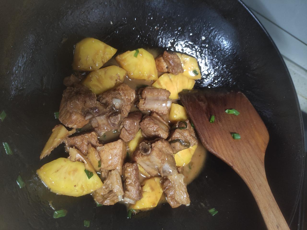 紫微斗数铃星不要认为煞星，都是不好，其实不是的。铃星，五行属金，明火就是