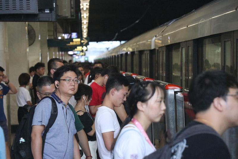 当你什么时候才能感到大彻大悟你说你要大彻大悟，结果连早上挤地铁时被人踩了一脚