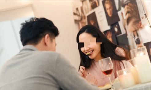 广东深圳，男子和朋友女友相识后，一周之内，两人自愿发生两次关系。女子怕自己暴露名