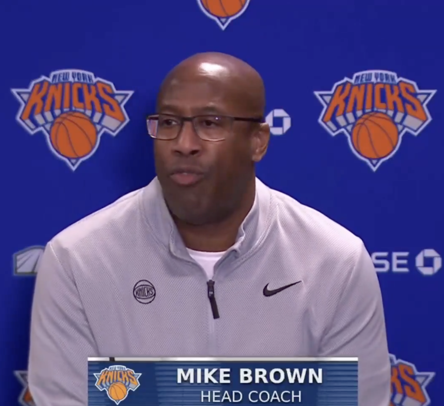 布朗谈阵容调整: 我喜欢尝试不同的阵容搭配, 观察实际效果