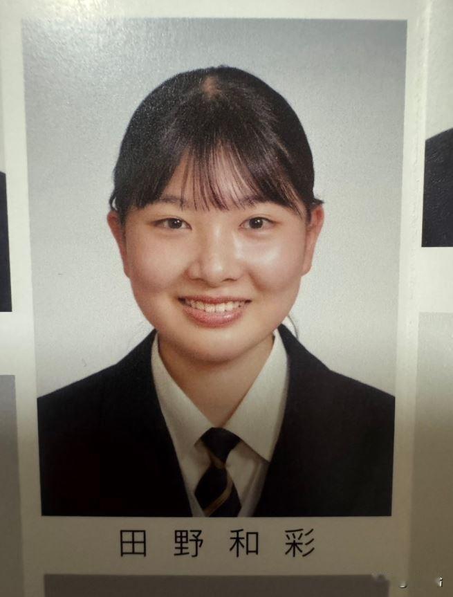强迫女性卖淫、暴力殴打还装GPS监控，这么丧心病狂的事，竟因为嫌疑人长得好看，就
