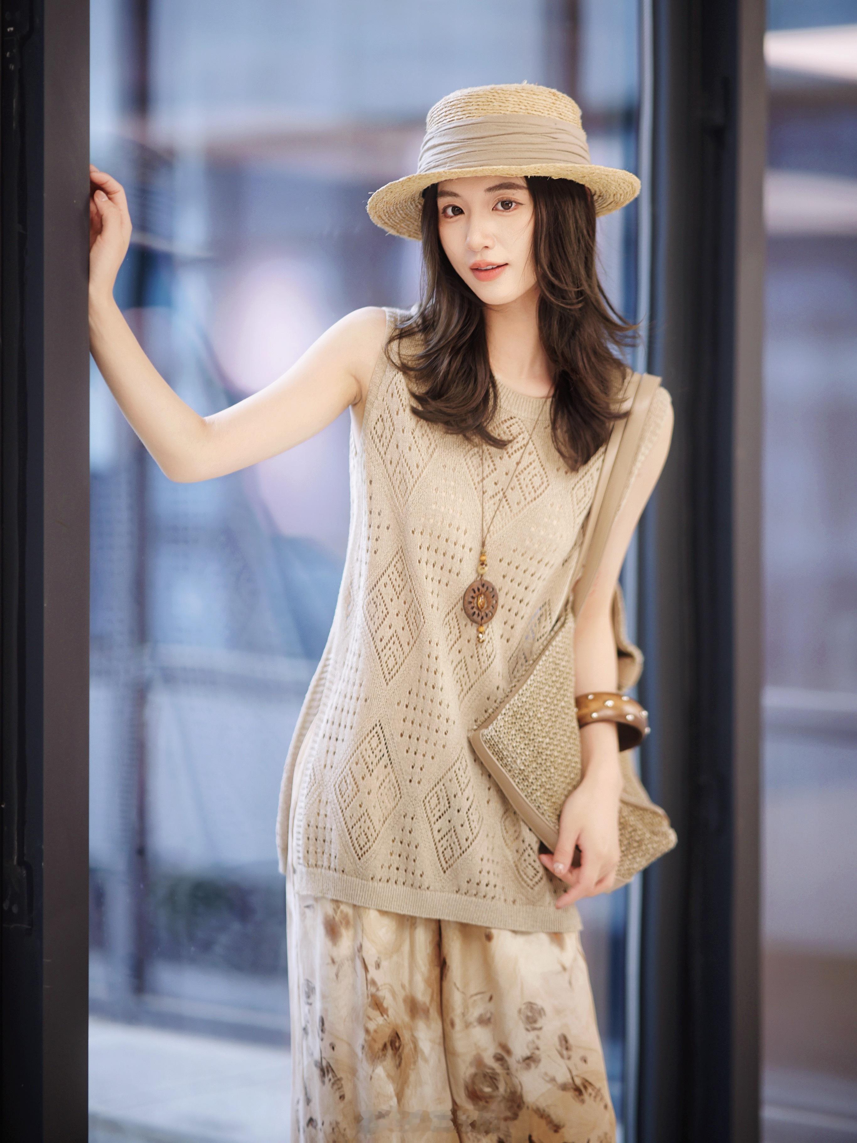 这个夏天你别想热到我！天丝*真丝+镂空工艺Double透气凉快的小衫你get