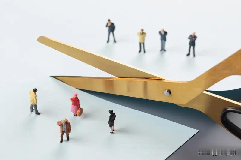 前段时间，有个朋友深夜来找我诉苦。他说，最近公司一直有裁员的风声，他以为自己任劳