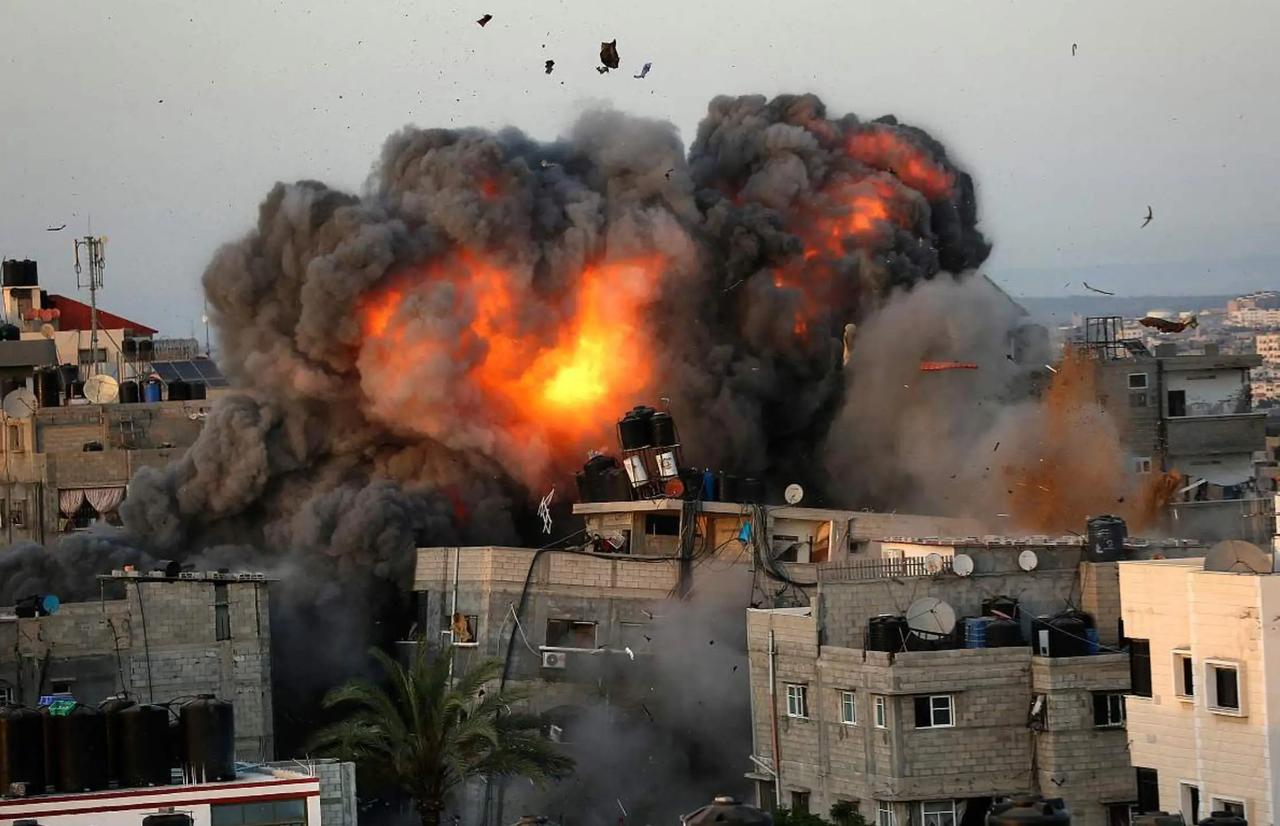 伊朗彻底杀疯了！冲突再次升级了，特朗普人可能要麻了！种种迹象表明，这回，伊朗很可