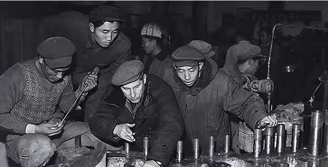 1953年，毛主席想让陈赓去军委，陈赓大笑道：请主席先帮我办件事。这话搁别人